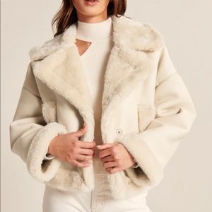 Abercrombie oversized Sherpa coat size M/L